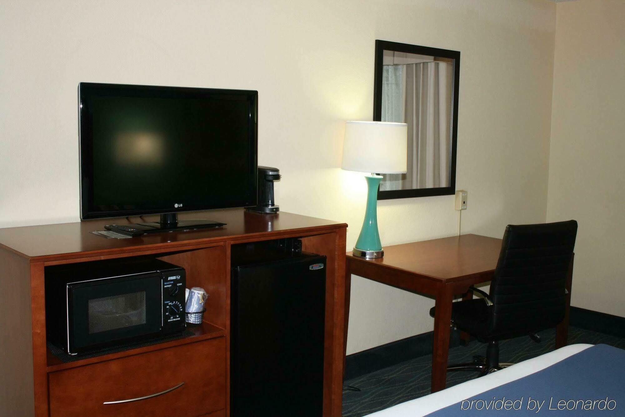Holiday Inn Express & Suites Wilmington-University Center By Ihg Luaran gambar