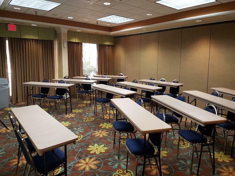 Holiday Inn Express & Suites Wilmington-University Center By Ihg Luaran gambar
